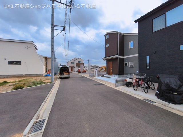 東京都日野市新井１丁目の新築戸建て完成写真 2026年3月17日撮影