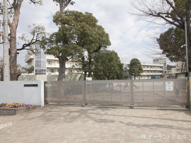 市川市立真間小学校 距離220m