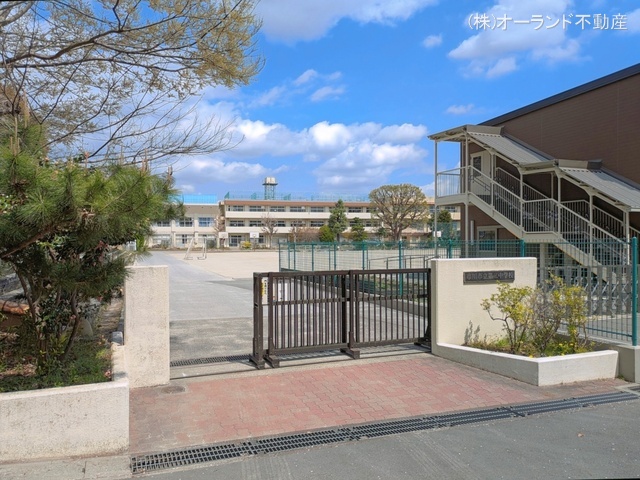 市川市立第二中学校 距離440m