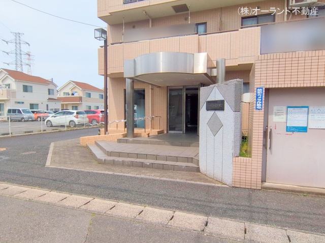 千葉県松戸市上矢切のマンション『リーベスト松戸II』エントランス写真 2025年5月13日撮影