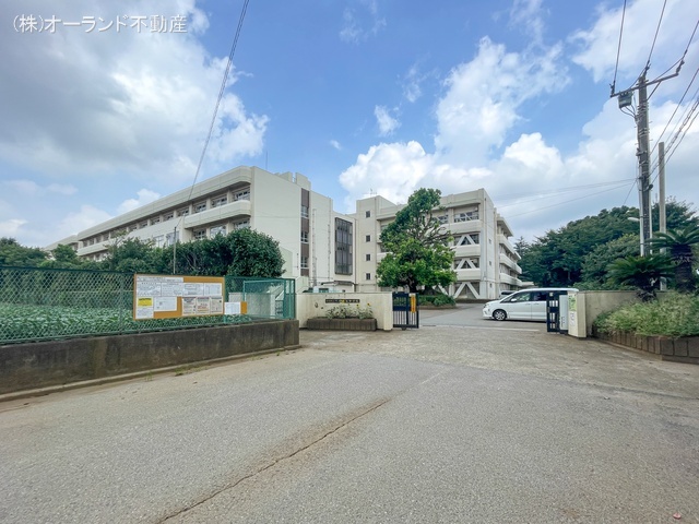 船橋市立八木が谷中学校　距離130m