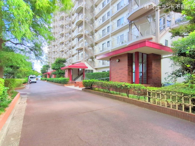 千葉県松戸市新松戸７丁目のマンション『サンライトパストラル五番街A棟』エントランス写真 2025年9月29日撮影