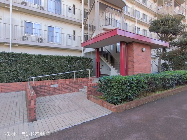 千葉県松戸市新松戸７丁目のマンション『サンライトパストラル五番街A棟』エントランス写真 2026年1月7日撮影