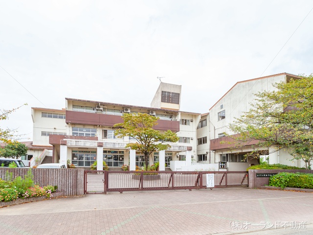 松戸市立新松戸西小学校　距離480m