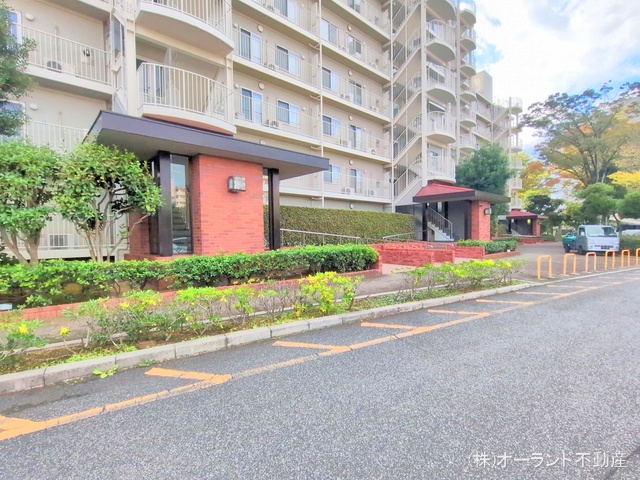 千葉県松戸市新松戸４丁目のマンション『サンライトパストラル六番街A棟』外観写真 2025年10月26日撮影