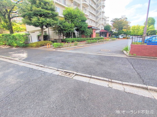 千葉県松戸市新松戸４丁目のマンション『サンライトパストラル六番街A棟』外観写真 2025年10月26日撮影