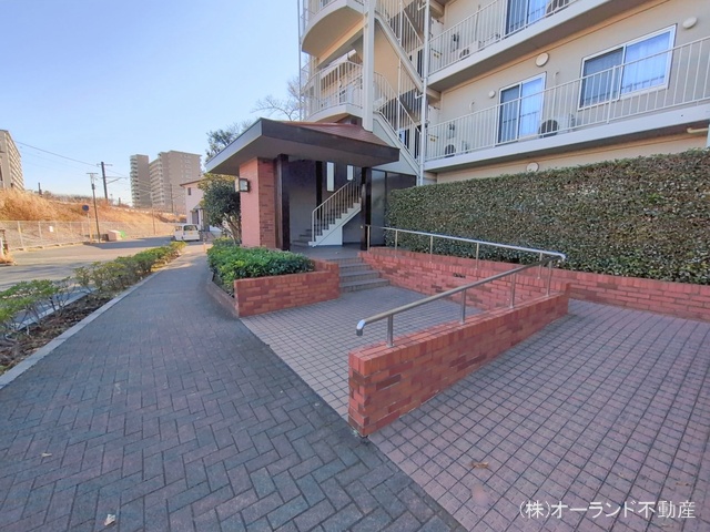 千葉県松戸市新松戸４丁目のマンション『サンライトパストラル六番街A棟』エントランス写真 2026年1月12日撮影