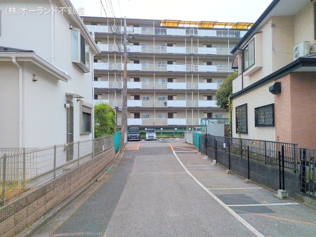 千葉県船橋市前原西4丁目のマンション『パレ・ドール津田沼』外観写真 2025年10月28日撮影