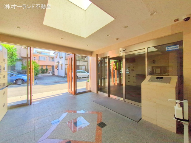 千葉県市川市新井３丁目のマンション『セレナハイム南行徳』エントランス写真 2025年11月16日撮影