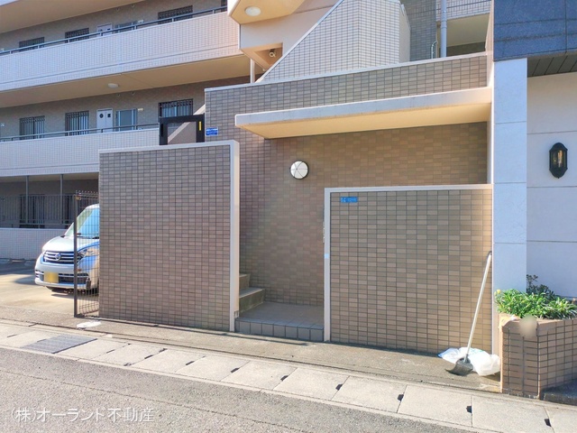 千葉県市川市新井３丁目のマンション『セレナハイム南行徳』外観写真 2025年11月16日撮影