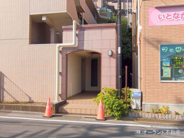 千葉県船橋市海神町南１丁目のマンション『クリオ西船橋弐番館』エントランス写真 2025年11月18日撮影