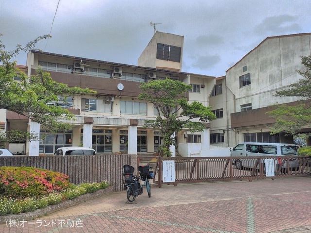 松戸市立新松戸西小学校　距離640m