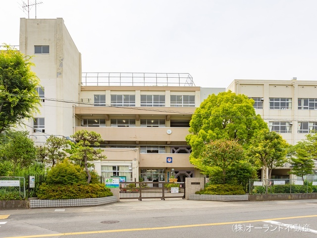 市川市立富美浜小学校　距離770m