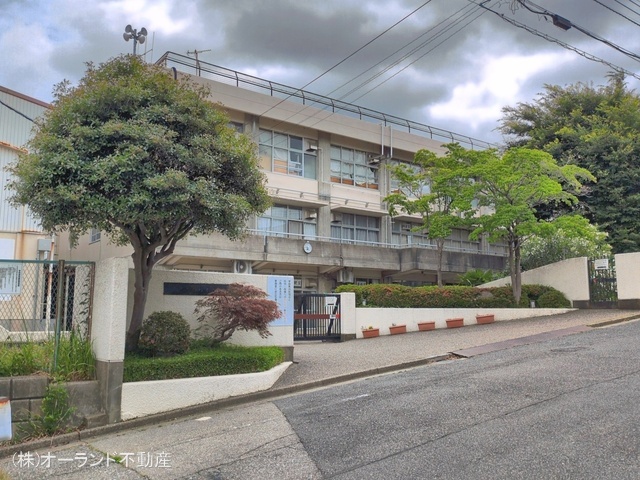 松戸市立根木内中学校　距離1360m