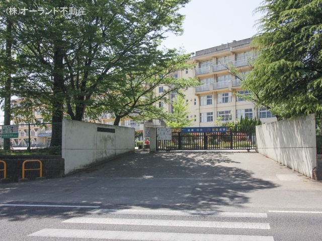 松戸市立横須賀小学校　距離860m