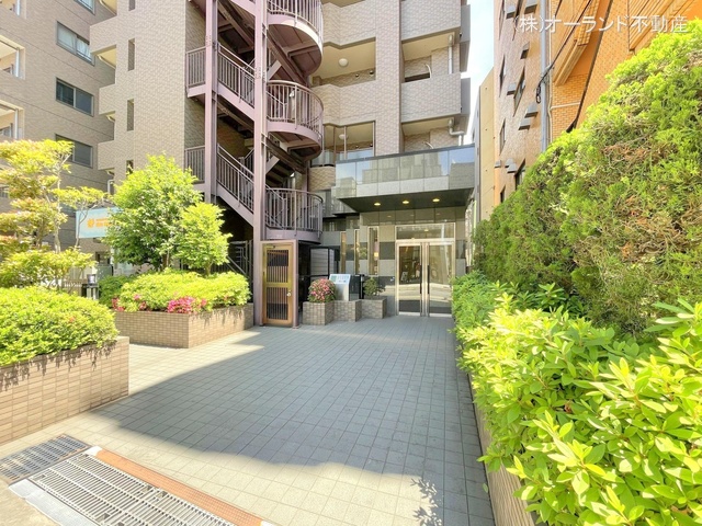 千葉県市川市南八幡４丁目のマンション『ナイスアーバン本八幡』外観写真 2024年5月14日撮影