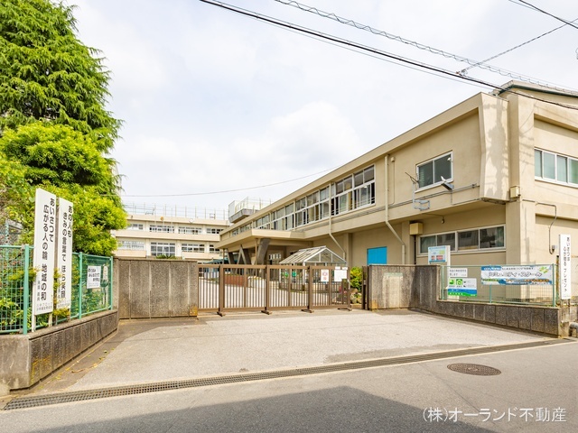 市川市立第八中学校 距離1200m