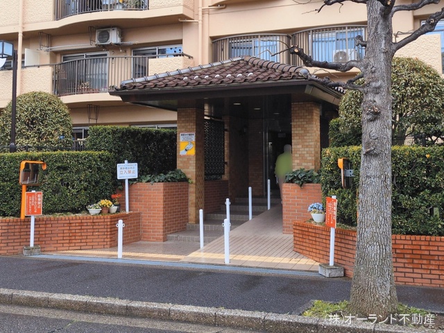 千葉県松戸市新松戸３丁目のマンション『新松戸アゼリアパークハウスB棟』エントランス写真 2026年3月9日撮影