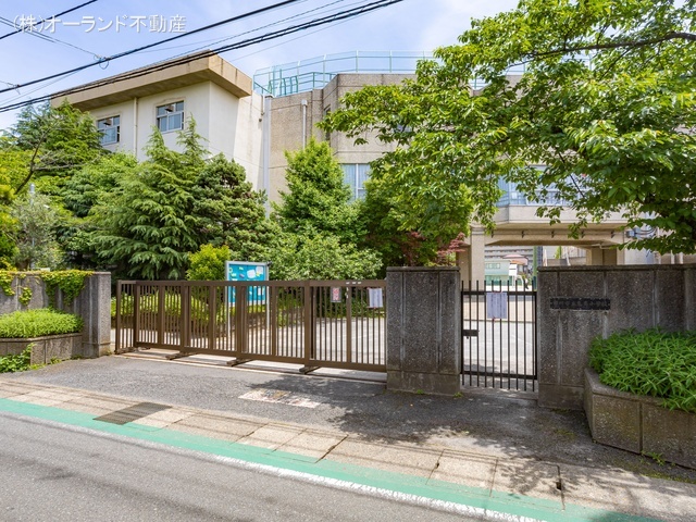 市川市立鬼高小学校　距離850m