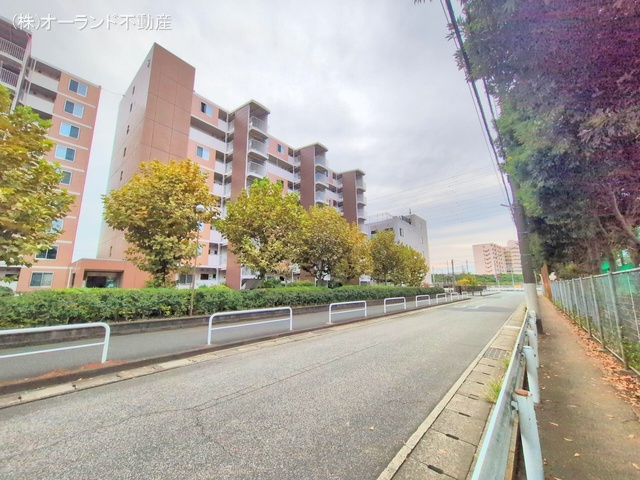 千葉県松戸市新松戸北２丁目のマンション『新松戸ファミールハイツ6号棟』外観写真 2025年10月28日撮影