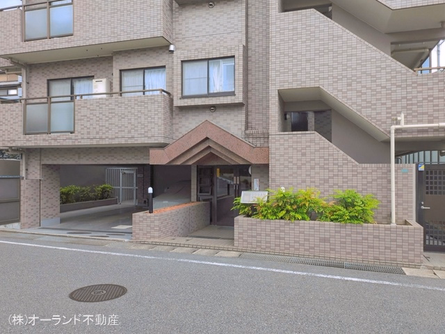 千葉県船橋市前原西7丁目のマンション『ナイスアーバン津田沼』エントランス写真 2026年6月11日撮影