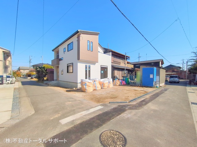 愛知県あま市木田西山の新築戸建て外構写真 2025年11月30日撮影