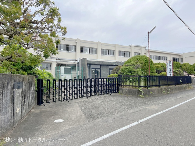 稲沢市立明治中学校　距離2100m