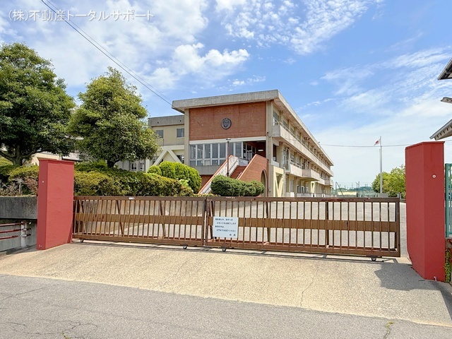 稲沢市立治郎丸中学校 距離1840m