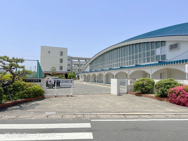 あま市立七宝中学校 距離530m