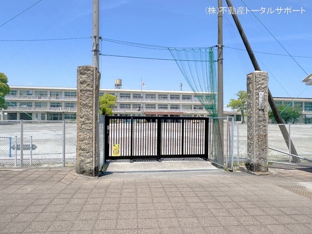 愛西市立勝幡小学校 距離350m