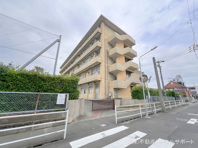 稲沢市立稲沢中学校　距離300m