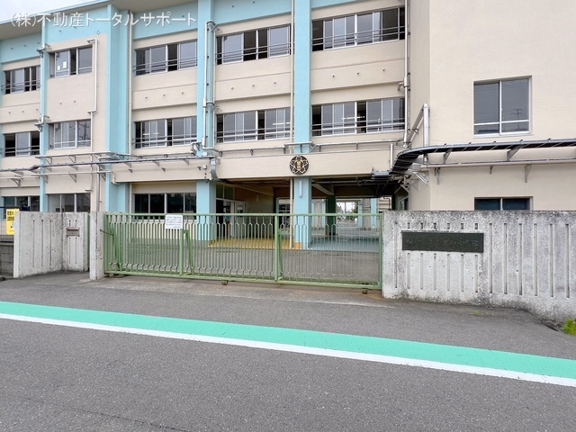 稲沢市立大里西小学校 距離600m
