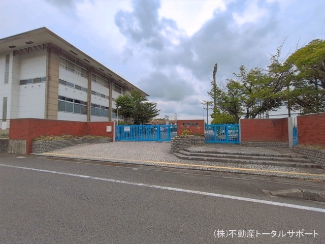 あま市立七宝北中学校　距離1880m