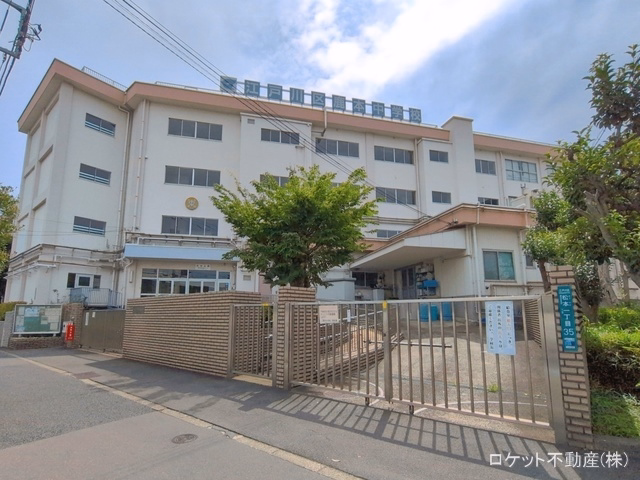 江戸川区立鹿本中学校