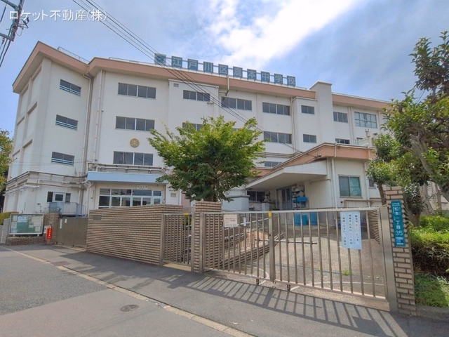 江戸川区立鹿本中学校