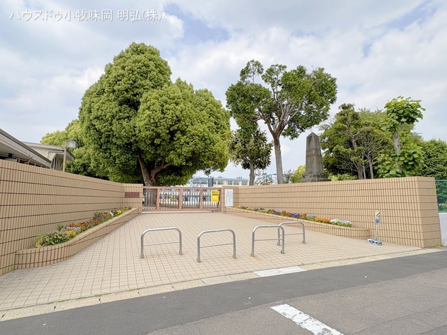 扶桑町立高雄小学校　距離550m