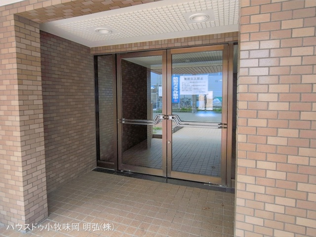 愛知県小牧市堀の内４丁目のマンション『シャトー小牧山』エントランス写真 2026年4月19日撮影