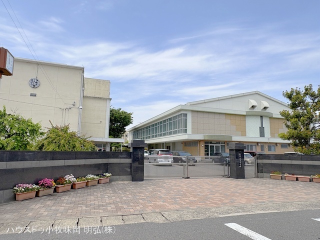 小牧市立北里中学校　距離350m