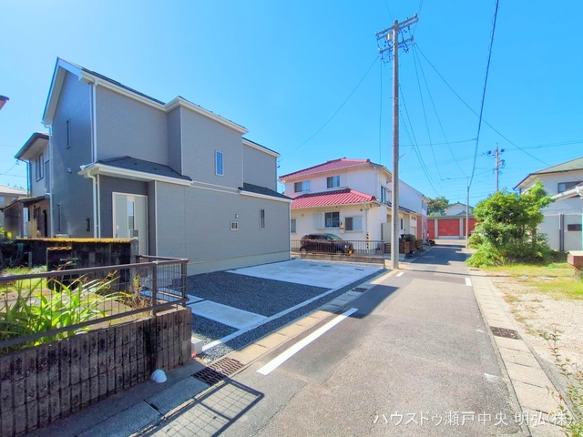 愛知県瀬戸市塩草町の新築戸建て完成写真 2025年10月16日撮影