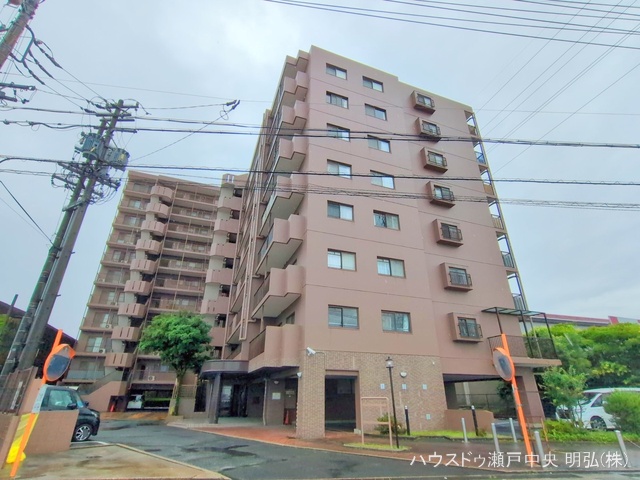 愛知県瀬戸市小坂町のマンション『ユニーブル晴丘B棟』外観写真 2025年6月25日撮影
