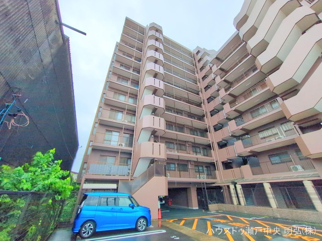 愛知県瀬戸市小坂町のマンション『ユニーブル晴丘B棟』外観写真 2025年6月25日撮影
