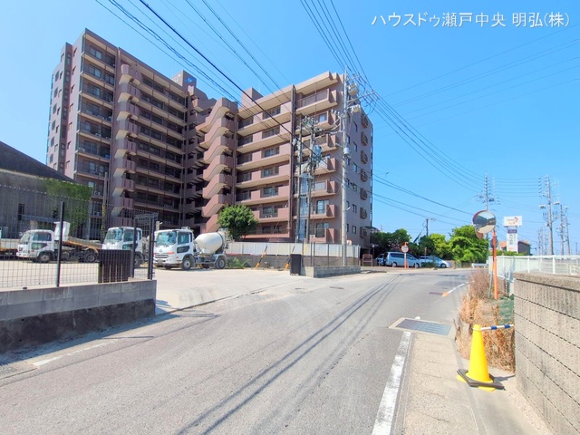 愛知県瀬戸市小坂町のマンション『ユニーブル晴丘B棟』外観写真 2025年7月31日撮影