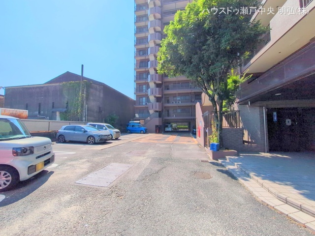 愛知県瀬戸市小坂町のマンション『ユニーブル晴丘B棟』外観写真 2025年7月31日撮影