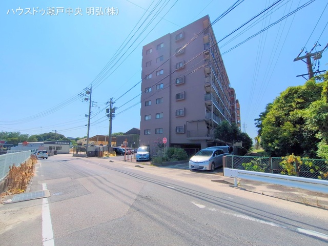 愛知県瀬戸市小坂町のマンション『ユニーブル晴丘B棟』外観写真 2025年7月31日撮影