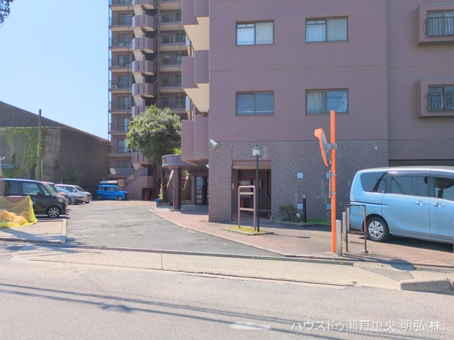 愛知県瀬戸市小坂町のマンション『ユニーブル晴丘B棟』外観写真 2025年7月31日撮影