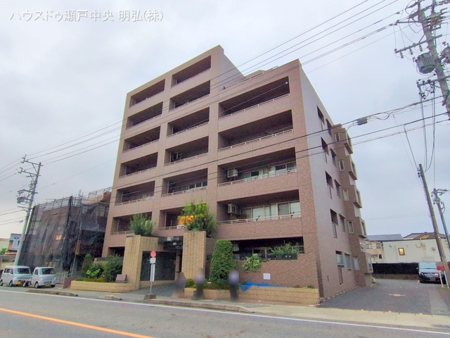 愛知県尾張旭市白鳳町２丁目のマンション『ラ・ヴィアーレ印場』外観写真 2025年10月14日撮影