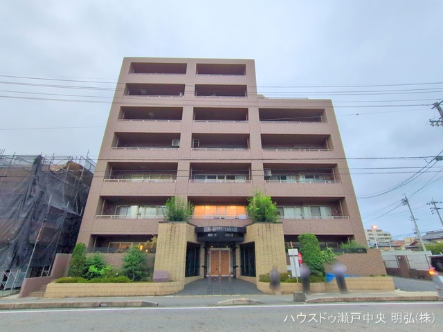 愛知県尾張旭市白鳳町２丁目のマンション『ラ・ヴィアーレ印場』外観写真 2025年10月14日撮影