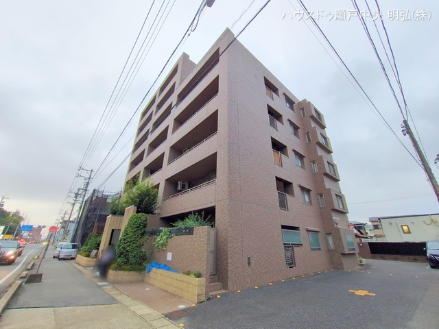 愛知県尾張旭市白鳳町２丁目のマンション『ラ・ヴィアーレ印場』外観写真 2025年10月14日撮影