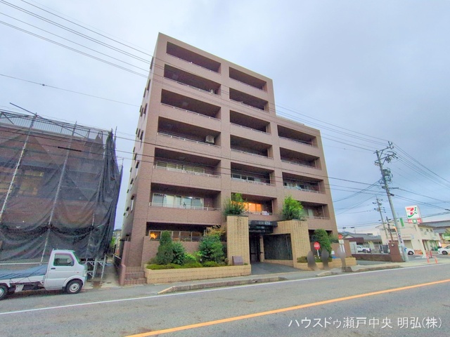 愛知県尾張旭市白鳳町２丁目のマンション『ラ・ヴィアーレ印場』外観写真 2025年10月14日撮影