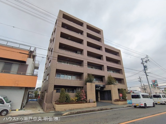 愛知県尾張旭市白鳳町２丁目のマンション『ラ・ヴィアーレ印場』外観写真 2026年1月22日撮影